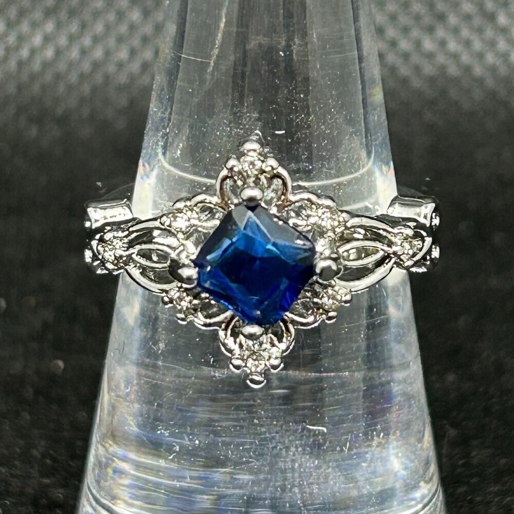 New! Fashion inlaid blue zirconia ring Size 6